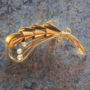 VINTAGE 22KGF pearl gold pin.  Wells brand
